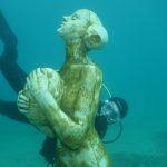 Les statues du musée subaquatique de Marseille Rencontre avec le sculpteur Davide Galbiati créateur de la graine et la mer